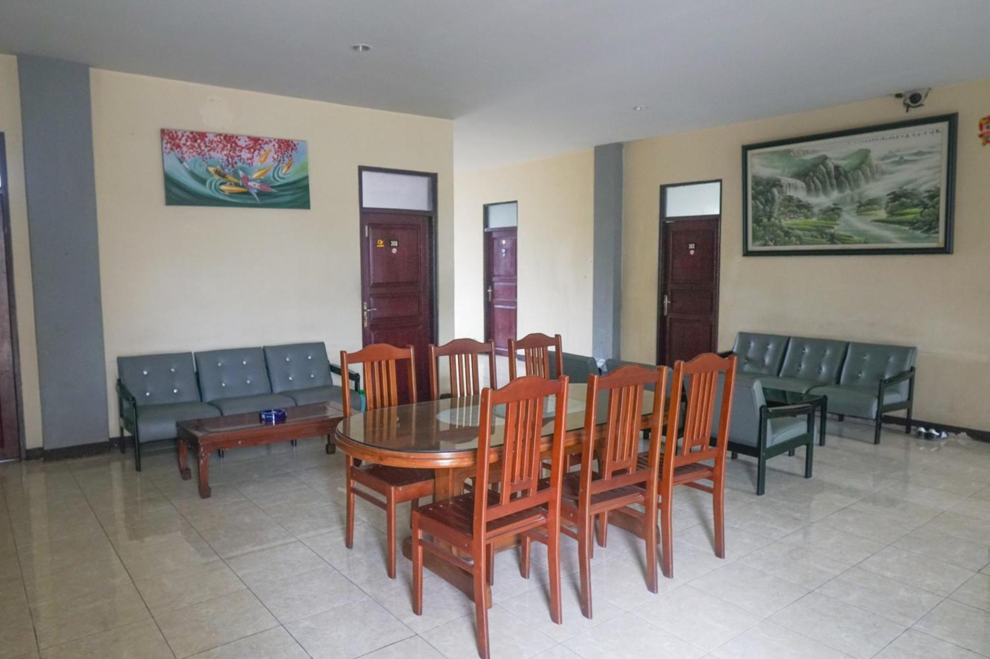 בנג'ארמאסין Surya Abadi Guest House Syariah מראה חיצוני תמונה